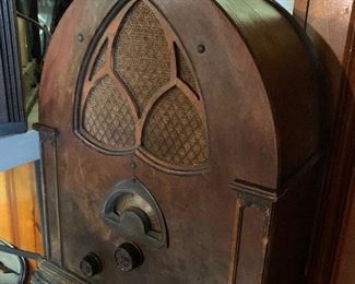 Atwater Kent tube radio