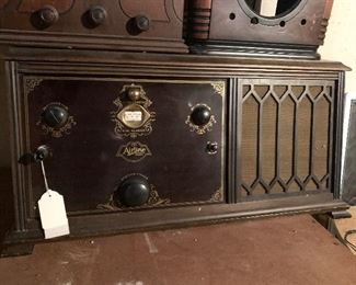 1920's Airline tube radio