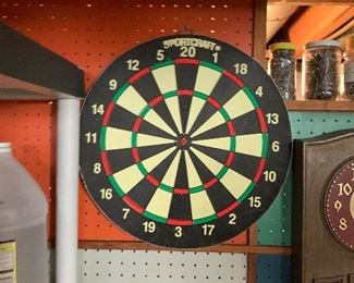 Dart board 