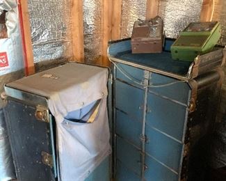 Very cool old wardrobe trunk in great condition