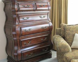 Bombe mens Highboy! Exquisite style.