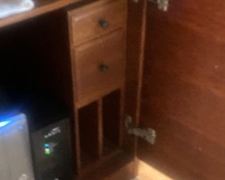 Nice inside drawers of cabinets