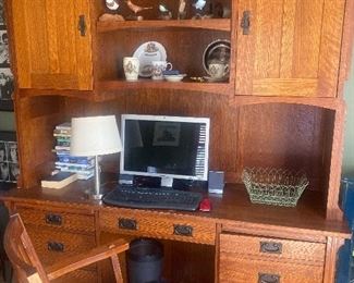 Beautiful 2  piece oak cabinet
