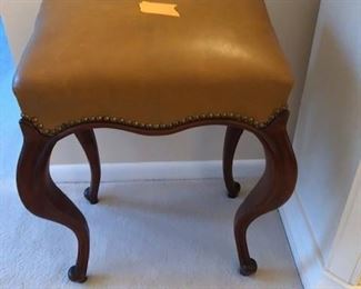 Harp Seat, very cool..  Do you or someone you know play the harp?  If so I think you need this.