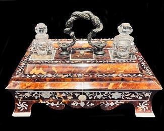 0z Mop and bone Victorian inkwell 