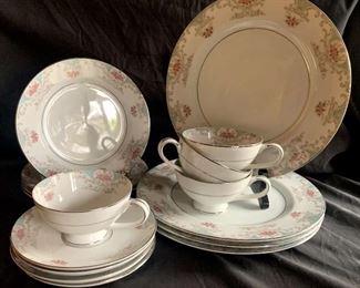 "Huntington Estates" in North Augusta, SC Starts Closing Thu 3/30 8pm. Pickup: Sat 4/1 11-4pm. Please click here to see more photos, descriptions, and current bids:&nbsp;https://ctbids.com/estate-sale/20682