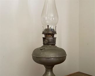 Magnet oil lamp in great condition