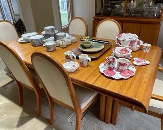 Very nice solid wood dining room table and 6 chairs from Wambold Fine Furniture of Simi Valley, California