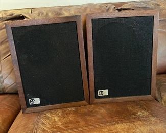 Pair of Epicure Products Inc. bookshelf speakers model M50