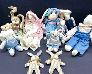 A Whole Bear and Bunny Family
