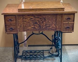 Atq Oak Sewing Machine Minnesota