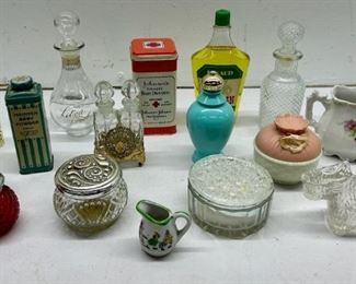 Vtg Collectible Beauty, Avon 24 KT Globe Perfume 