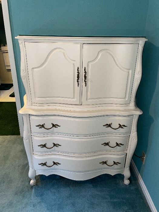 French Provincial Chest of Drawers