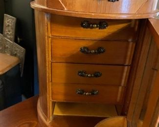 #128	Wood Round jewelry Box w/5 drawers - 9x12	 $20.00 			
