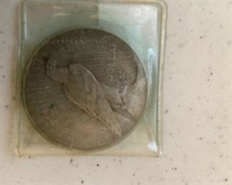 1922 D silver dollor $24