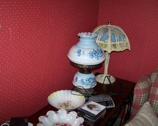 ANTIQUE SLAG GLASS LAMP, BLUE & WHITE LAMP & ANTIQUE BOWLS