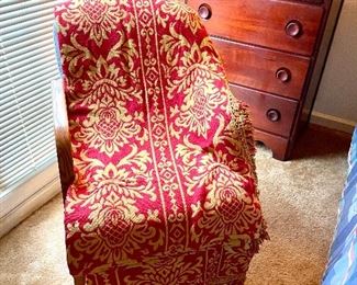 Large Throw Does Not Look Used