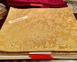New Place Mats, Napkins and Tablecloths 