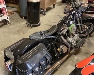 1999 Pan Head Engine Springer Front End this is a nice bike I have the tanks off cleaning them I hope to have it back together for the sale. Or will sale as is. 