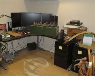 Computer Desk and 3 Screen Monitor