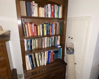 Bookshelf with two door bottom
