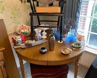 Dining room table with two leaves, stacking tables and more !