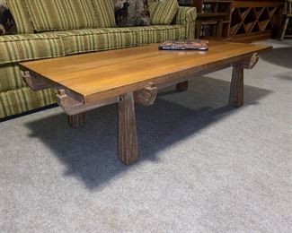 Detail of Ranch Oak table : notice the “claw” design that holds the top! Top is attached .