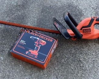 356 Black And Decker Drill And 20 Volt Edger 