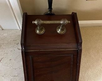 ANTIQUE ASH BOX FROM ENGLAND 