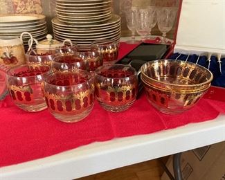 MID-CENTURY MODREN GLASSWARE 