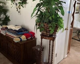Table Linens, Plant Stand