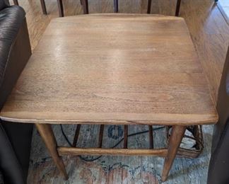 Mid century side table. Very nice and in great condition.
