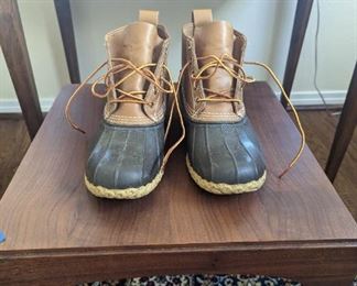 Men's size 11 LL Bean snow boots.