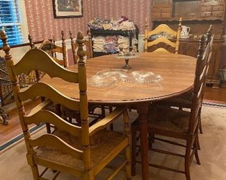 Dining room set, Table and 6 chairs. Available for presale. $300. Text if interested.