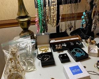 Jewelry table loaded.