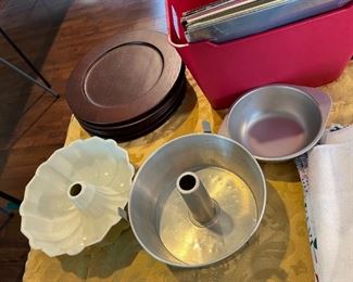 cake pans, wood chargers