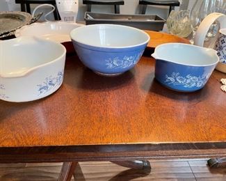 Pyrex, Duncan Phyfe table