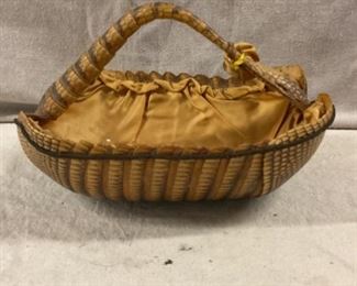 Armadillo basket