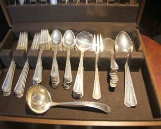 98 pcs. Towle Louis XIV Sterling Flatware