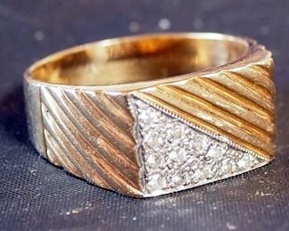 Men's 14K Gold And Diamond Ring