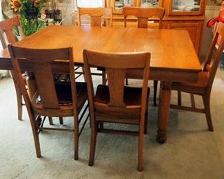 Robbins Table, Co. Solid Wood Dining Table On Castors, 29" x 59.5" x 44"