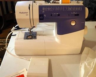 Huskystar 224 Sewing Machine, Model VSMAB, Includes Foot Pedal, Powers On