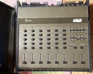 Fender MA6 Mixer with Cover