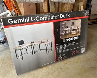 Gemini computer desk