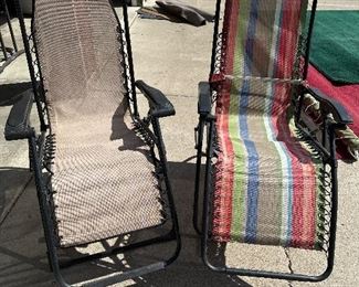 Zero gravity lounge chairs