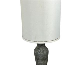 Ceramic base lamp