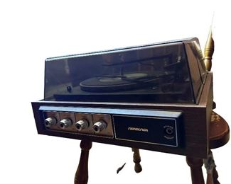 Soundsign turntable and record player