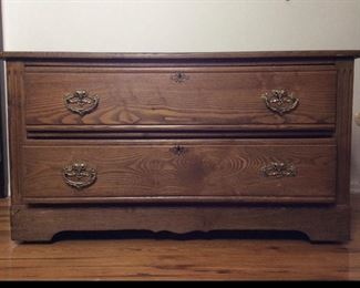 2-Drawer Low Dresser