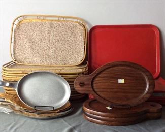 Plastic Cafeteria Style Trays, Bamboo Trays and Fajita Pans