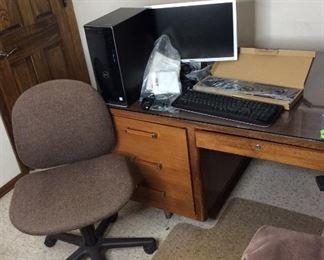 Dell Computer Inspiron 3671 and Rolling Office Chair